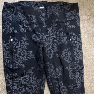 Avia Black and Gray print workout pants
